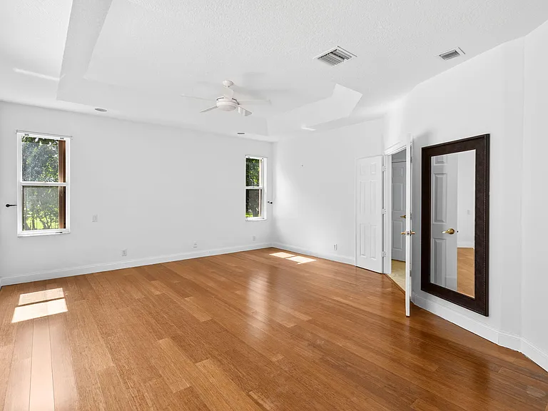 21698 Abington Ct — Photo 32