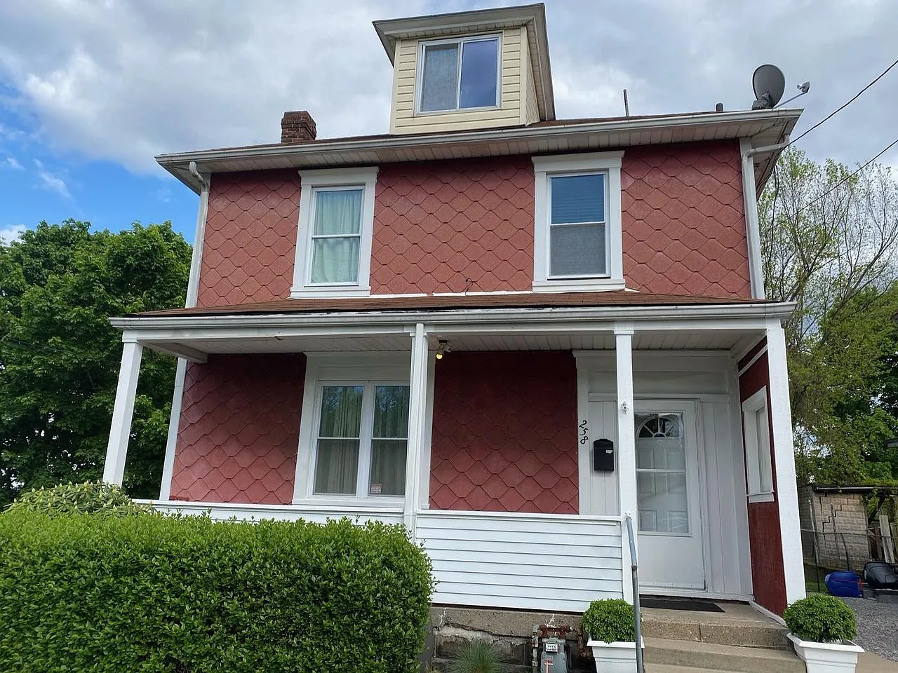 258 Arlington St photo 1