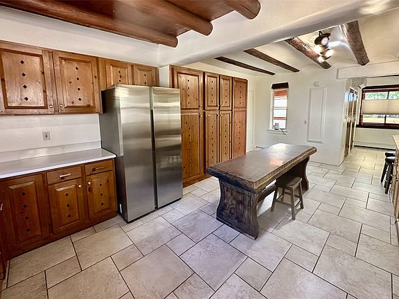 4th image of 405 Salazar Pl