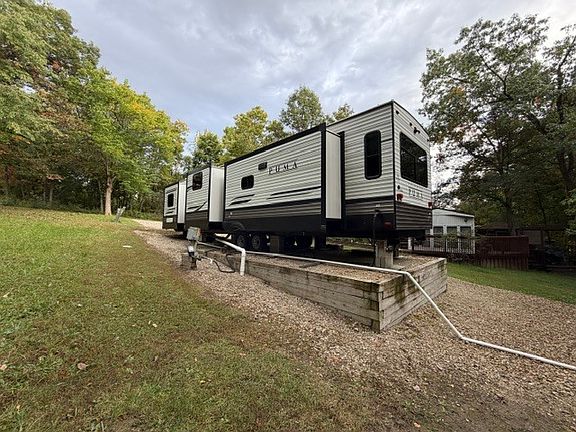 5th image of 2795 E 28th Rd Lot 520