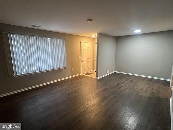 5th image of 9035 N Laurel Rd Unit J