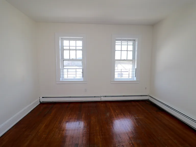 160-164 New York Ave #2 — Photo 15