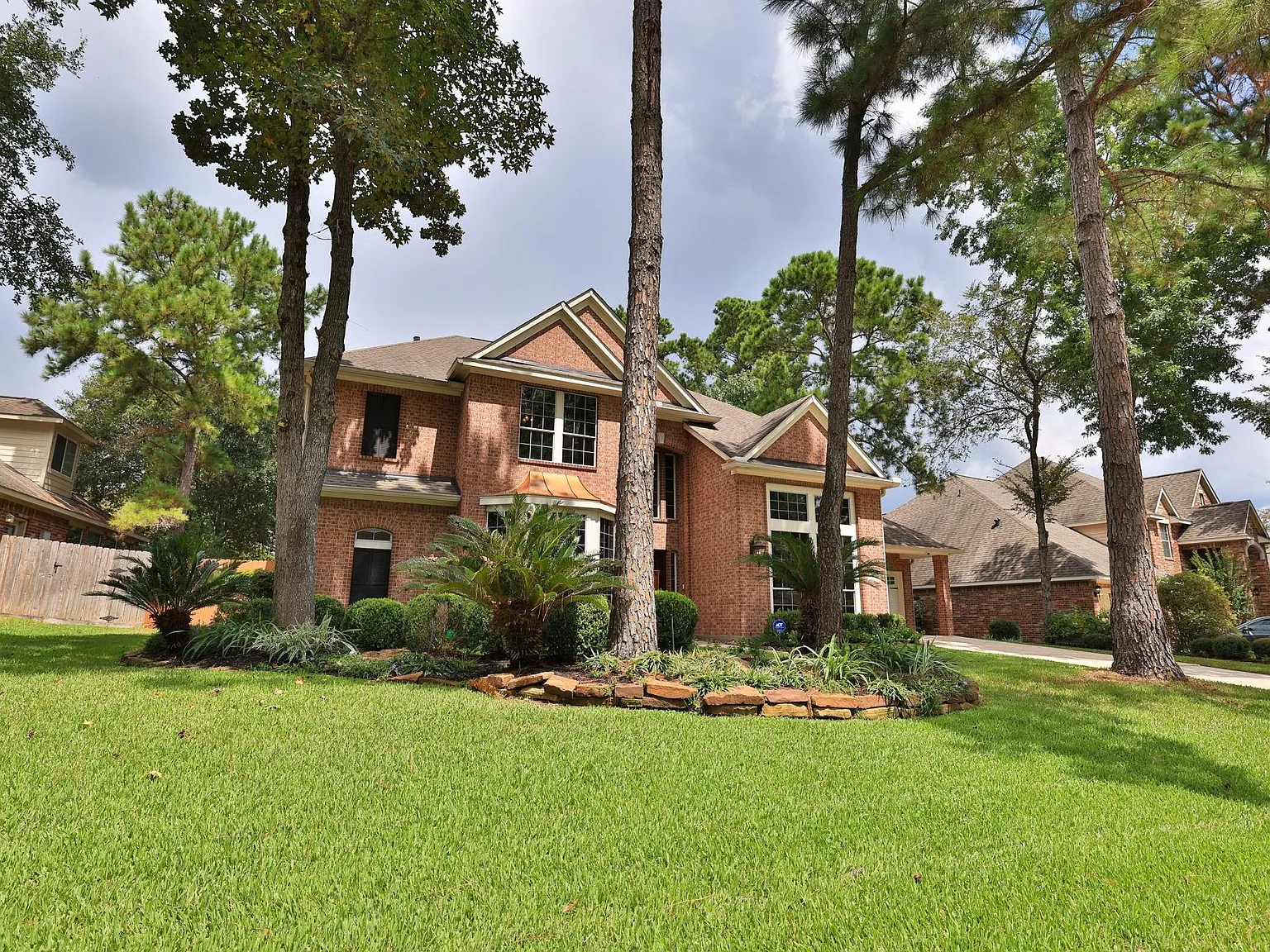 5 bed, 4.5 bath, 3823 sqft, $6,000 — Photo 3
