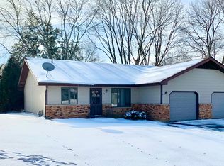 313 South Ave, Hampshire, IL