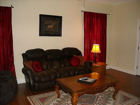 4th image of 112 W Correll St