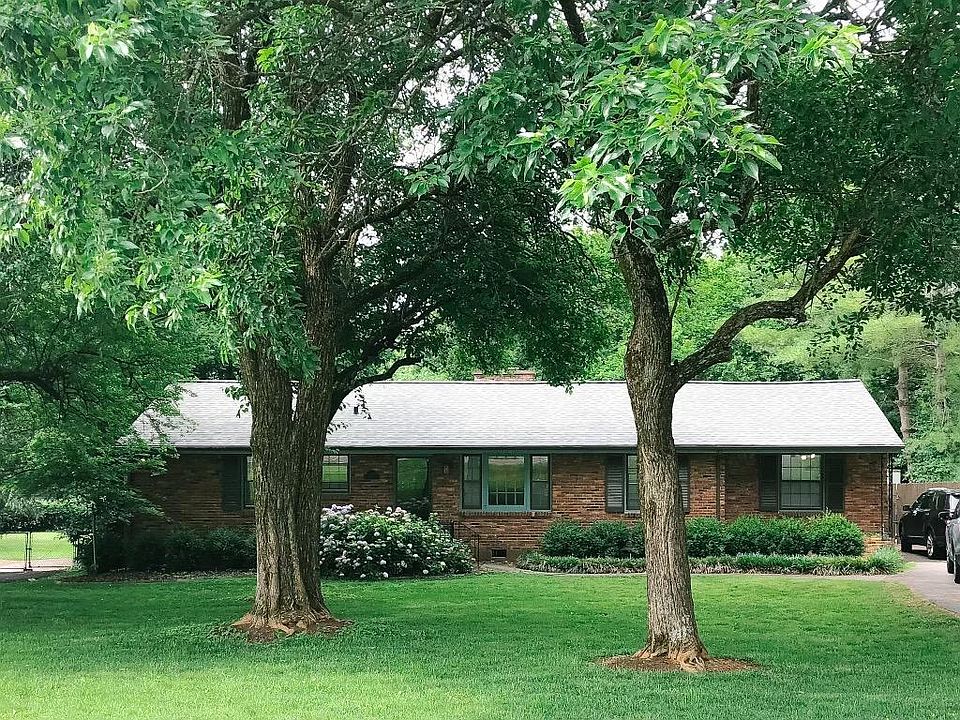 1st image of 641 Oakley Dr