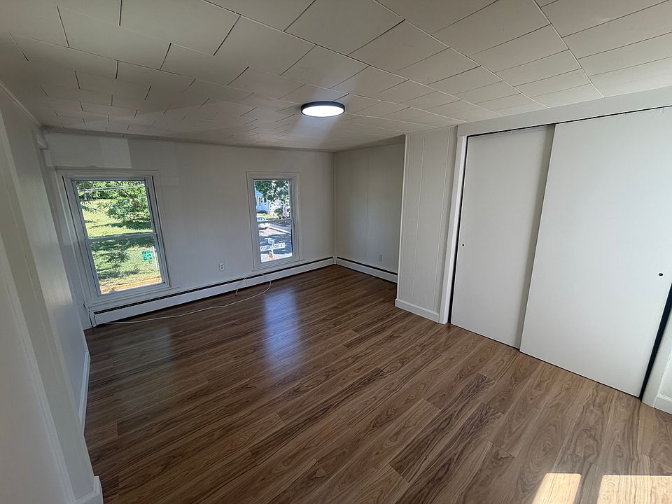 1st image of 31-33 E Johnston St #3