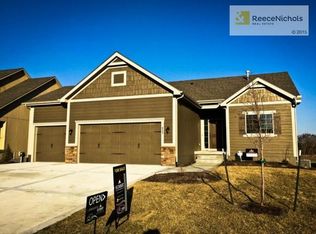 425 Meadowlark Dr, Raymore, MO 64083