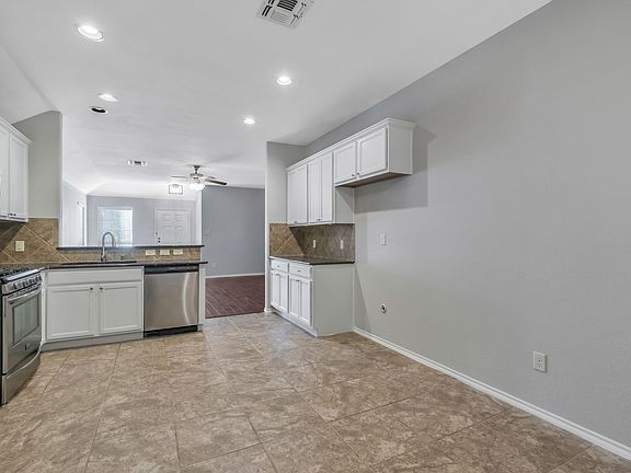 4th image of 308 Black Bear Dr