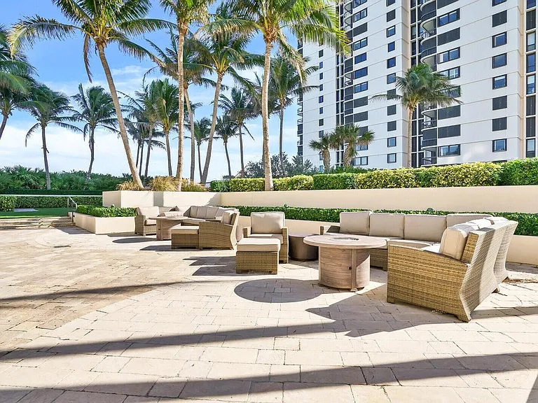 5380 N Ocean Dr #18J — Photo 4