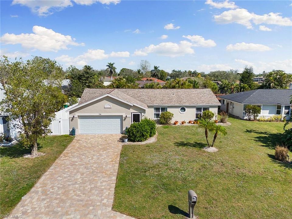 1st image of 704 Meyer DR