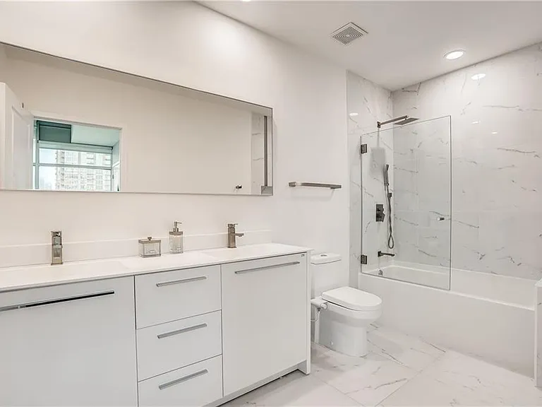 923 Peachtree St NE #1731 — Photo 8