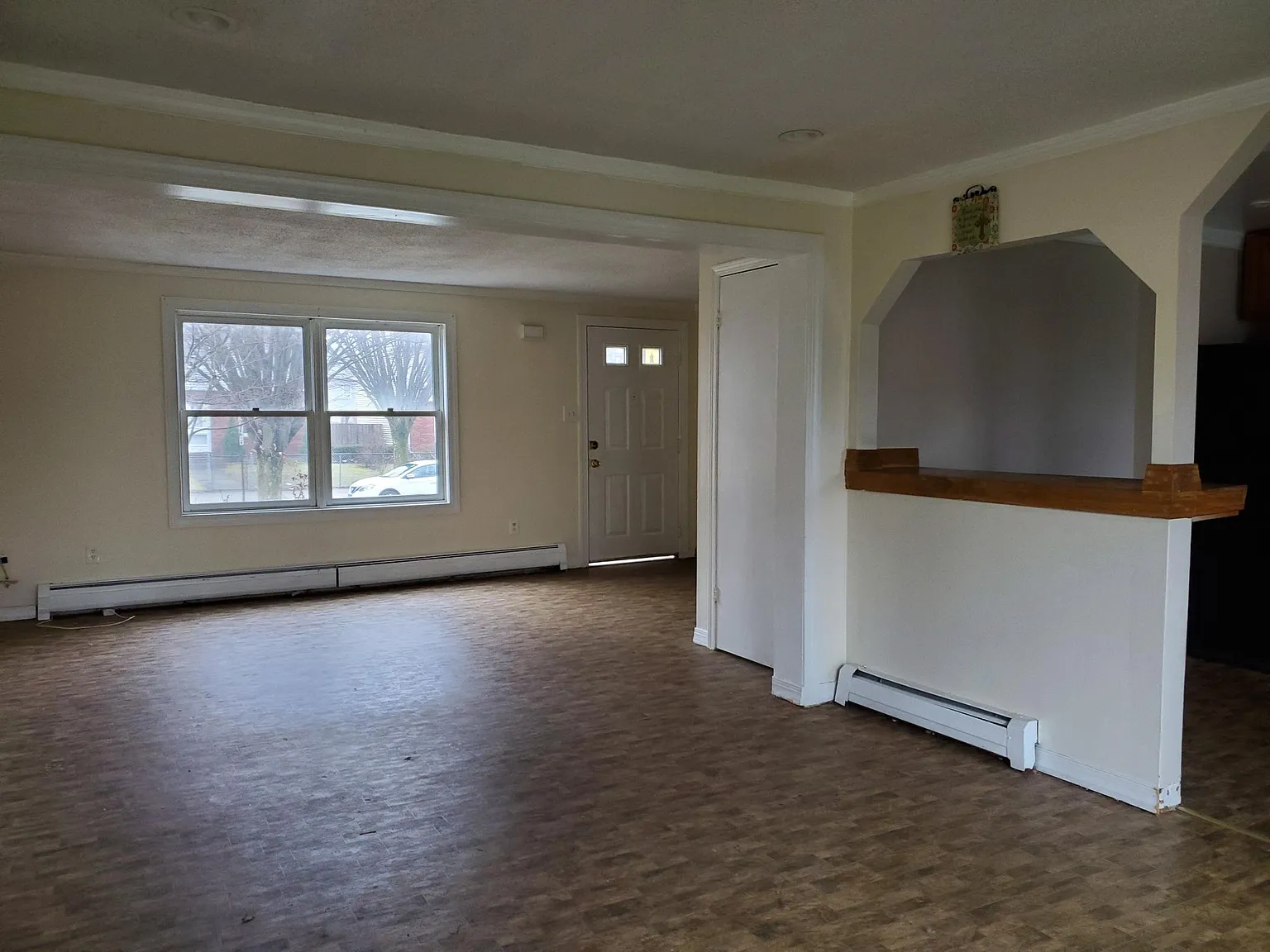 3 bed, $2,400 — Photo 3