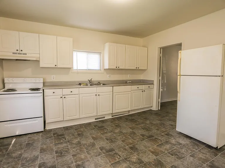 915 Elk St #1 — Photo 3