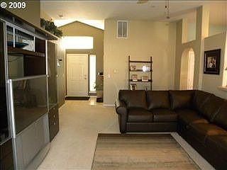 3rd image of 16422 NE 67th St