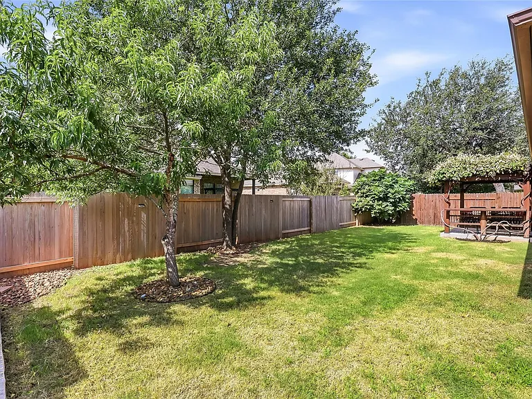 5501 Allamanda Dr — Photo 26