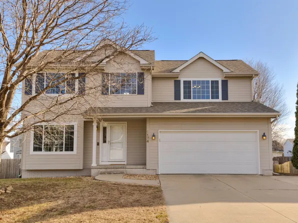 1174 S 51st St, West Des Moines, IA 50265