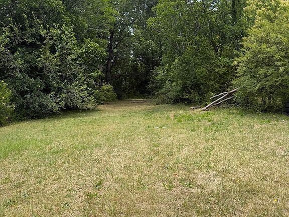 5th image of 419 Coleman Avenue