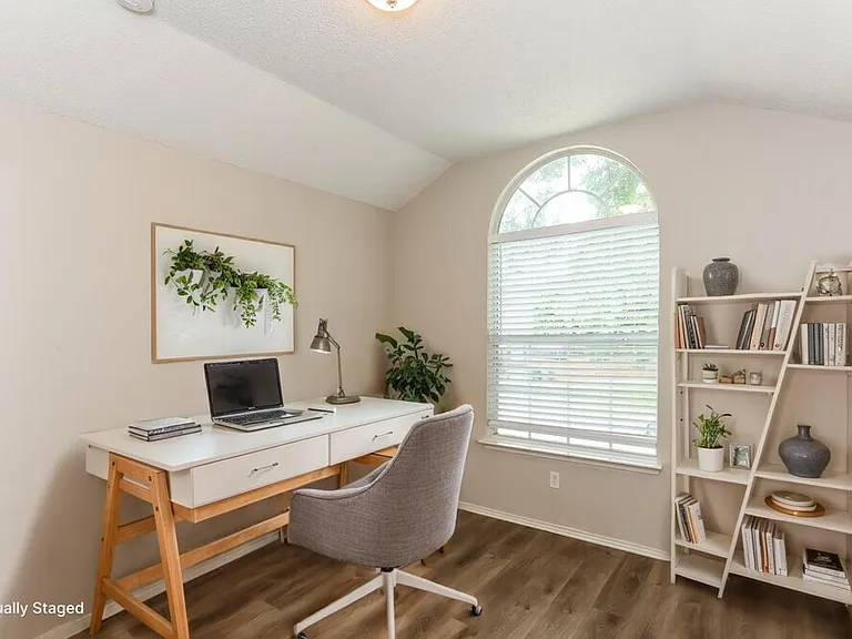 7445 Arbor Hill Dr — Photo 17
