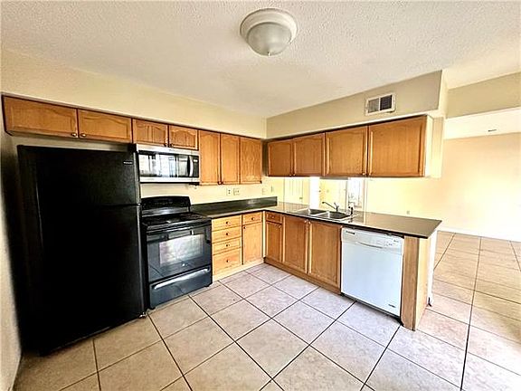 4th image of 1500 W Esplanade Ave APT 45C