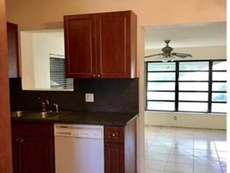 930 NW 19th Ave — Photo 10