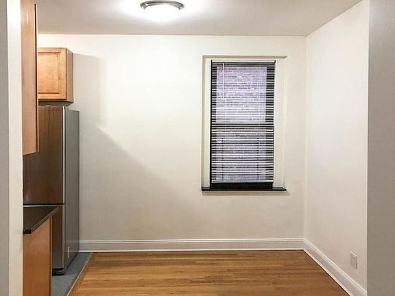 3rd image of 4109 41st St APT 5L