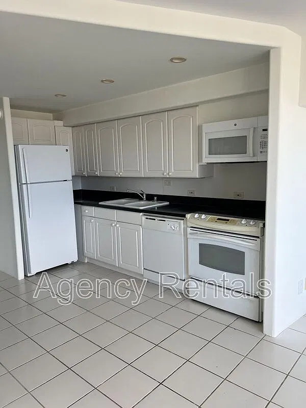 Studio, 1.0 bath, 436 sqft, $1,950 — Photo 4