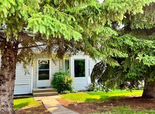 6011 SW 54th St, Rocky Mountain House, AB T4T 1L9