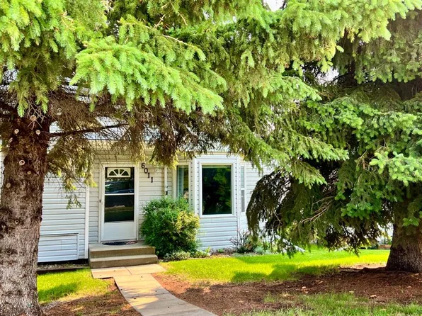 6011 SW 54th St, Rocky Mountain House, AB T4T 1L9