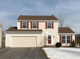 621 Smugglers Cv, Macedon, NY 14502