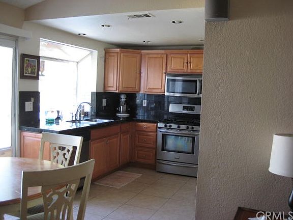 4th image of 1058 Mendocino Way