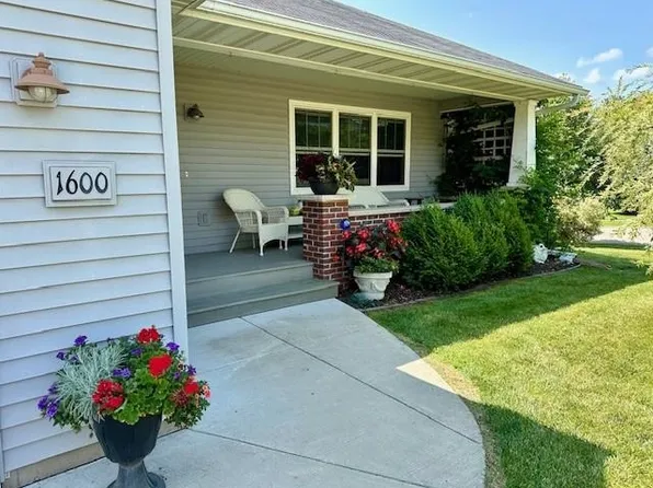 1600 Berry Hill Ct, Baraboo, WI 53913