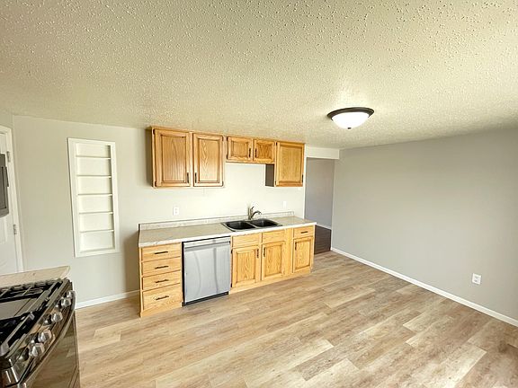 5th image of 3609 S Glendale Ave