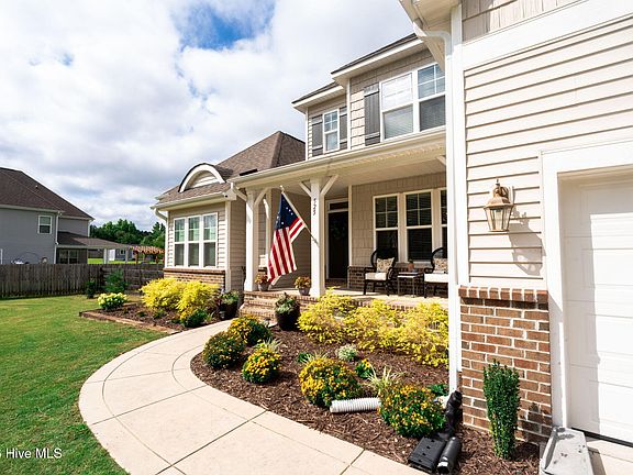 2nd image of 525 Daylily Court
