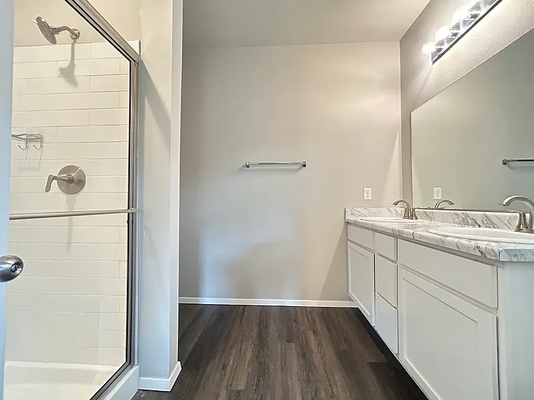 949 E Sparrow Cir — Photo 11
