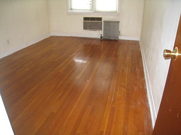 5th image of 2254 47th St #2A
