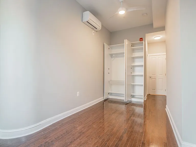 310 E Lanvale St — Photo 8