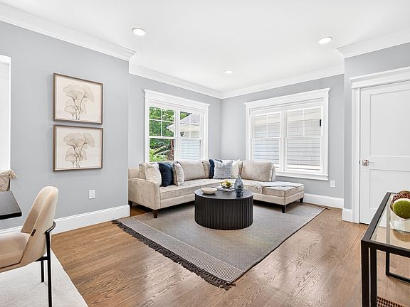 4th image of 101 Sumner Rd #1