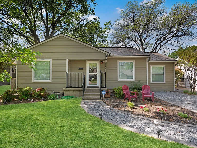 9039 Angora St — Photo 1