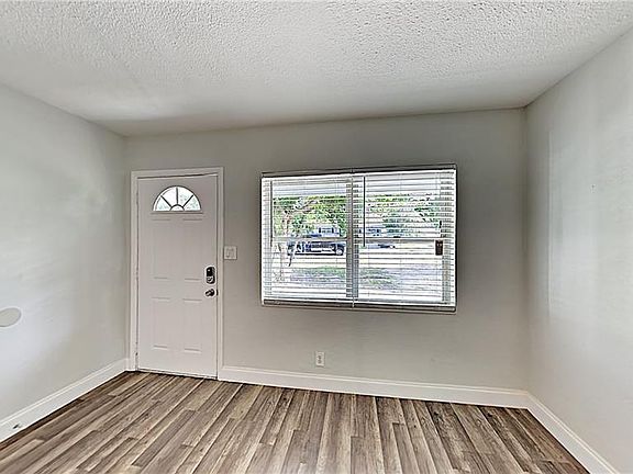 2nd image of 612 53rd Ave S