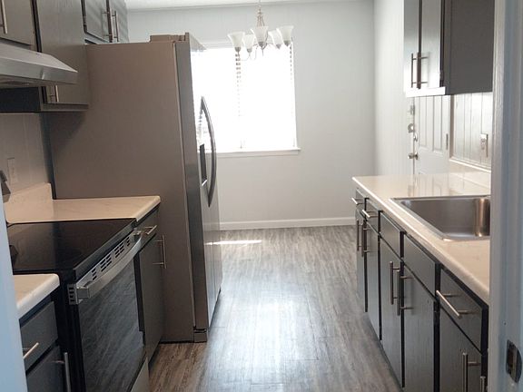 2nd image of 226 Redbud Ln #B