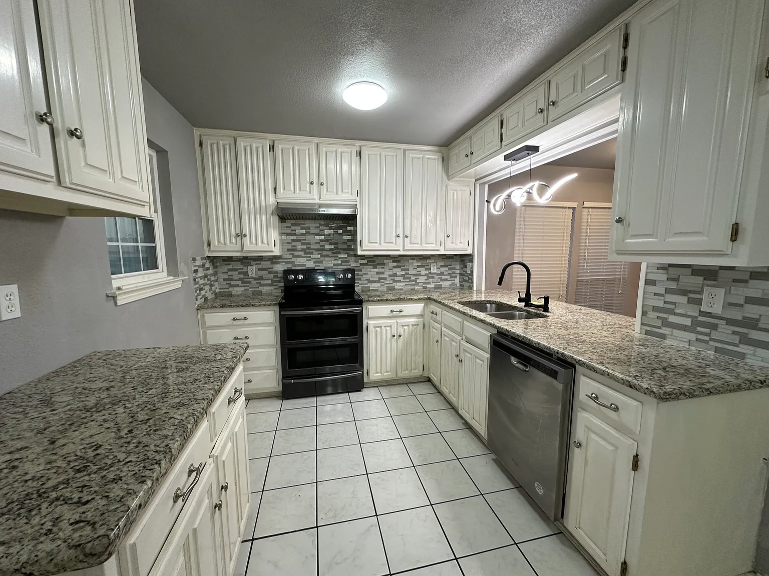 3 bed, 1619 sqft, $1,950 — Photo 4