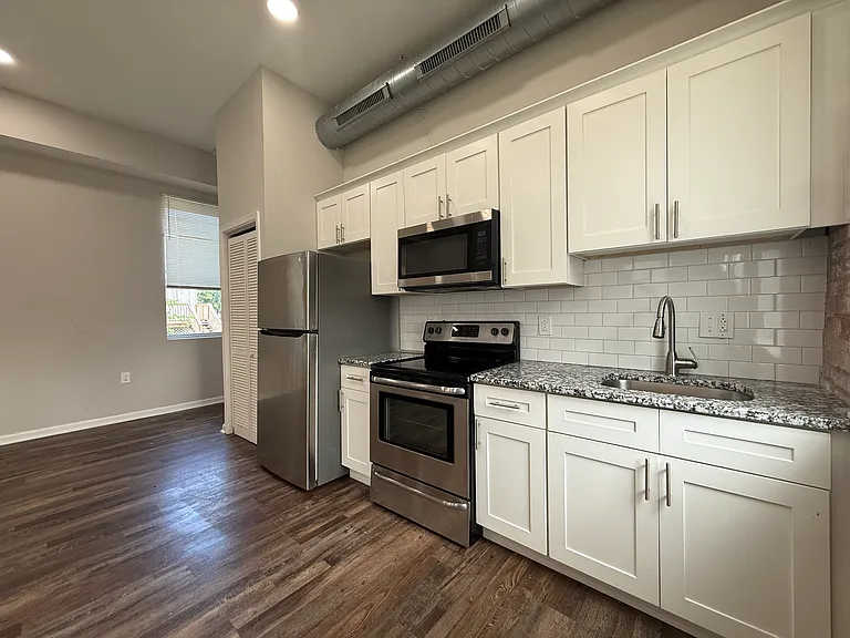 537 N 64th St #2 — Photo 2