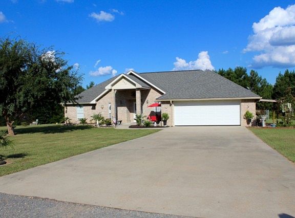 3rd image of 130 Tracie Dr