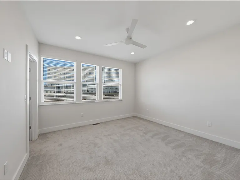 3908 Edwards Rd — Photo 29