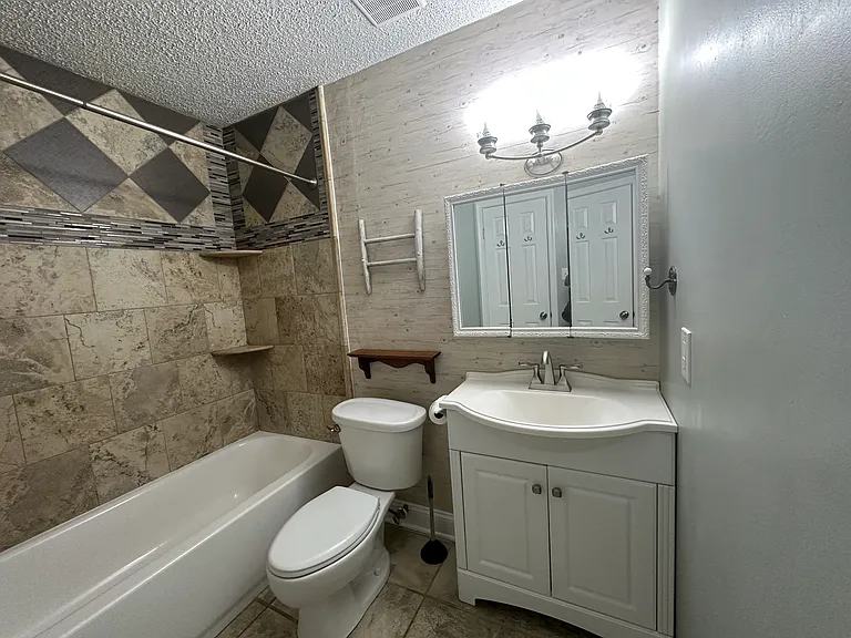 4149 Macarthur Rd — Photo 7
