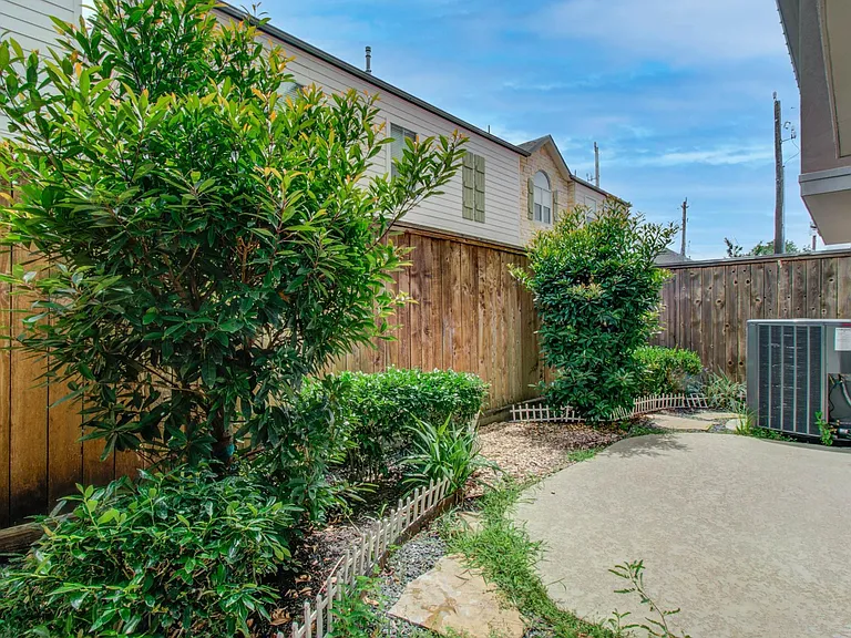 11023 Acorn Falls Dr — Photo 25