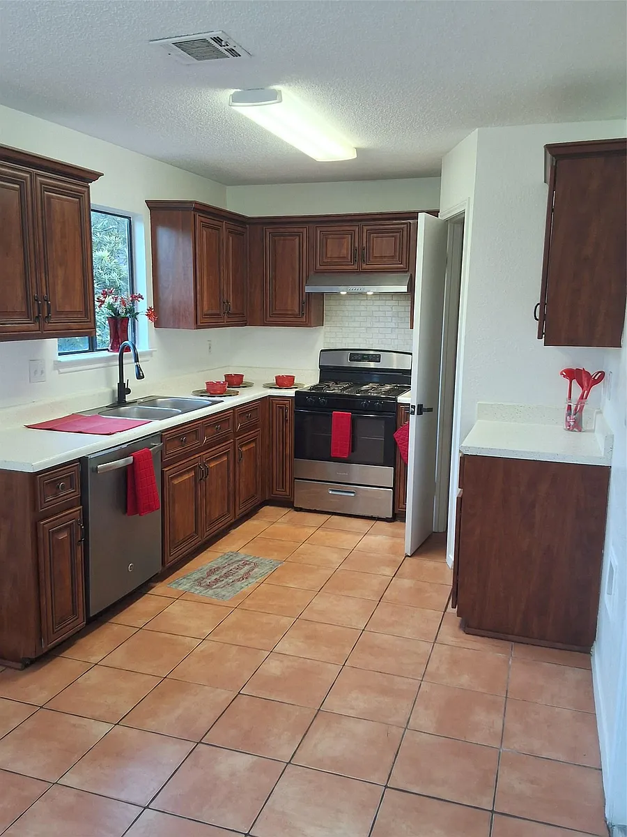 Building Photo - 1207 Crupp Ct