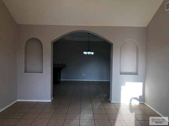 3rd image of 3433 Brasilia Dr