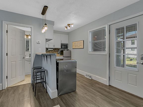 2nd image of 111 13th Ave N APT 3
